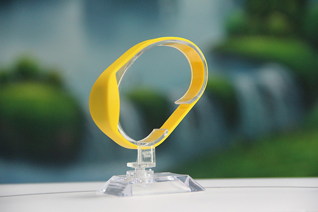 护肤品织唛腕带应该设计什么内容？？