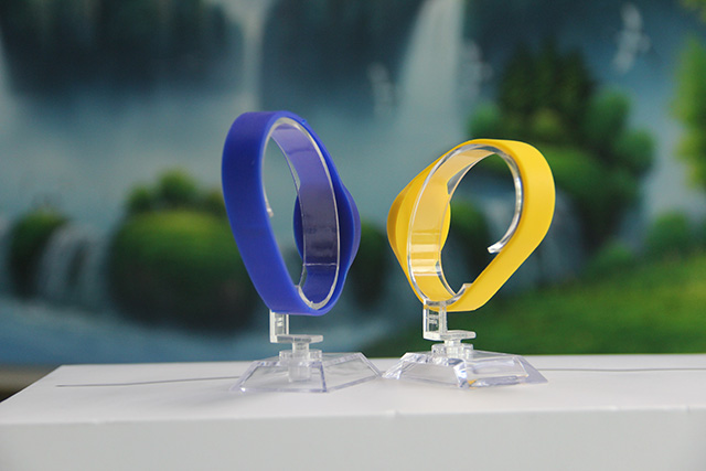 剖析ic腕带缺胶缘故原由