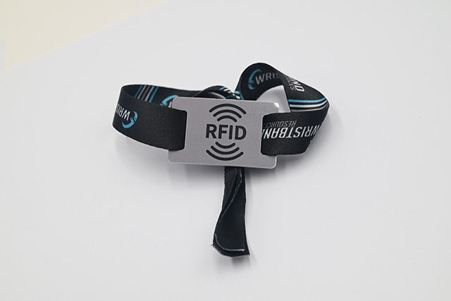 感应式PVC卡常用的芯片有哪几种呢？？