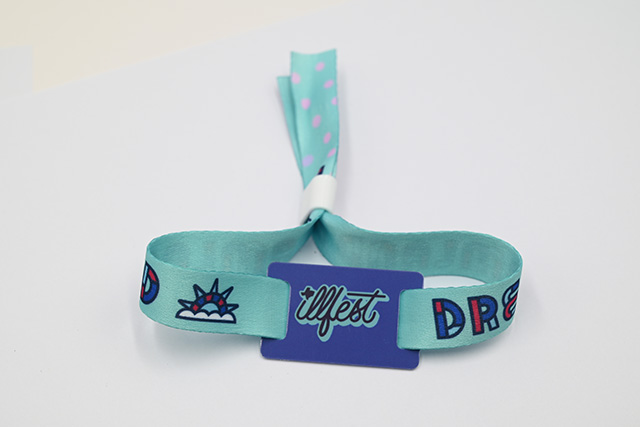 PVC卡的工艺怎么做？？？？？？