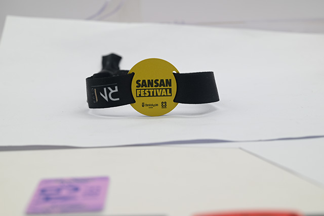 制作异形卡的价钱为什么比通俗卡贵呢？？？