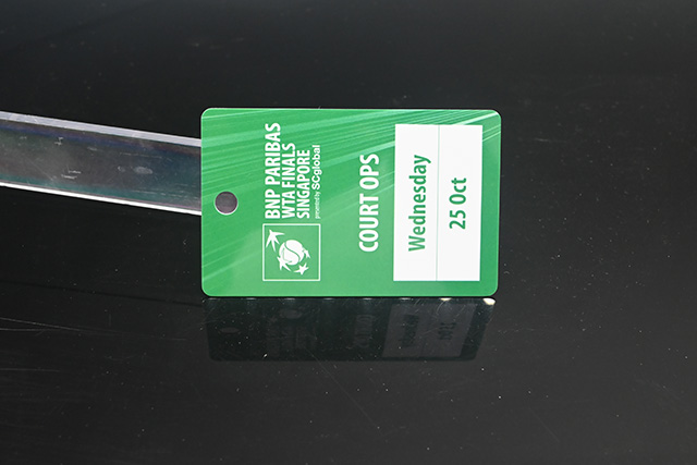 制作pvc卡时，，，，，会员要注重凸码到侧面的距离